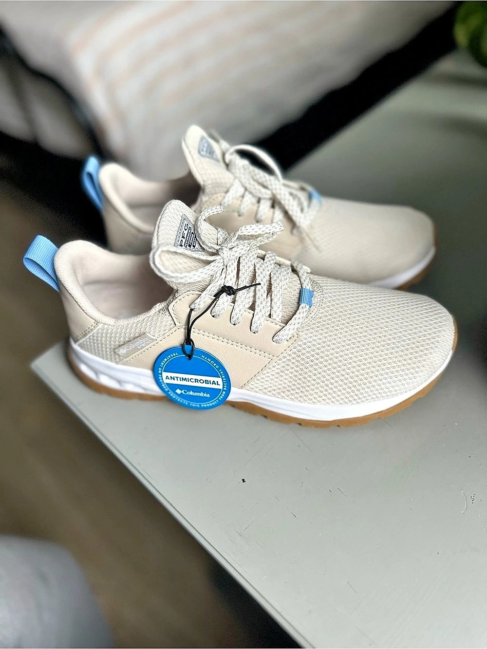 Columbia Women's Beige & Blue Sneakers 7.5